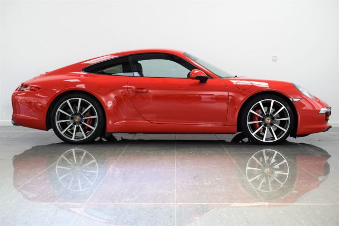 Porsche 911 3.8 S 2dr PDK Coupe Petrol Guards Red
