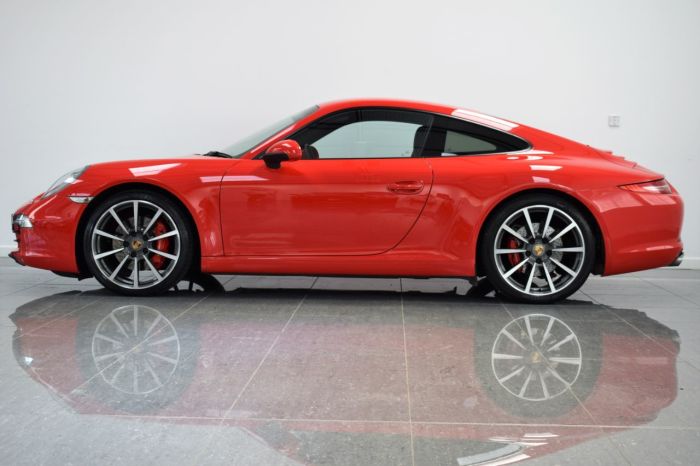 Porsche 911 3.8 S 2dr PDK Coupe Petrol Guards Red