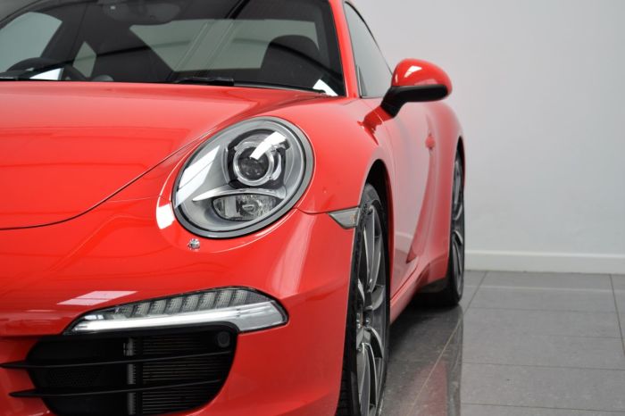 Porsche 911 3.8 S 2dr PDK Coupe Petrol Guards Red