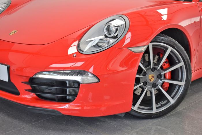 Porsche 911 3.8 S 2dr PDK Coupe Petrol Guards Red