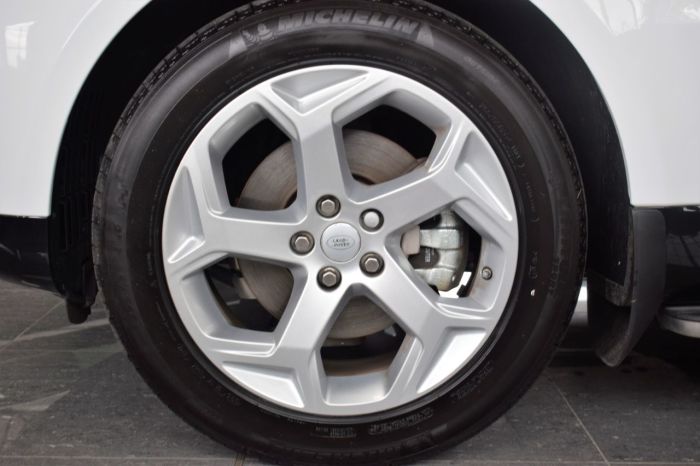 Land Rover Range Rover Sport 3.0 SDV6 HSE 5dr Auto Estate Diesel Fuji White