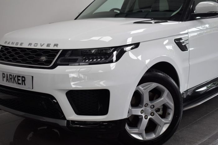 Land Rover Range Rover Sport 3.0 SDV6 HSE 5dr Auto Estate Diesel Fuji White