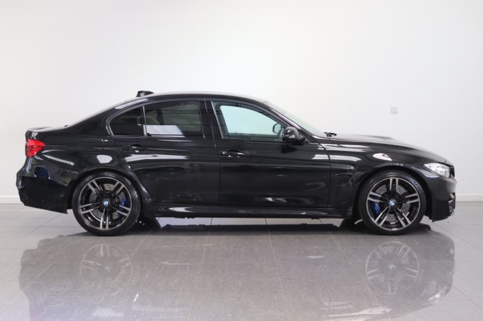 BMW M3 3.0 M3 S-A Saloon Petrol Black Sapphire Metallic