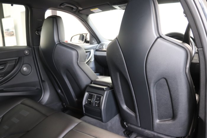 BMW M3 3.0 M3 S-A Saloon Petrol Black Sapphire Metallic