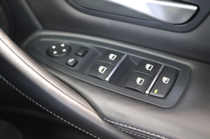 BMW M3 3.0 M3 S-A Saloon Petrol Black Sapphire Metallic