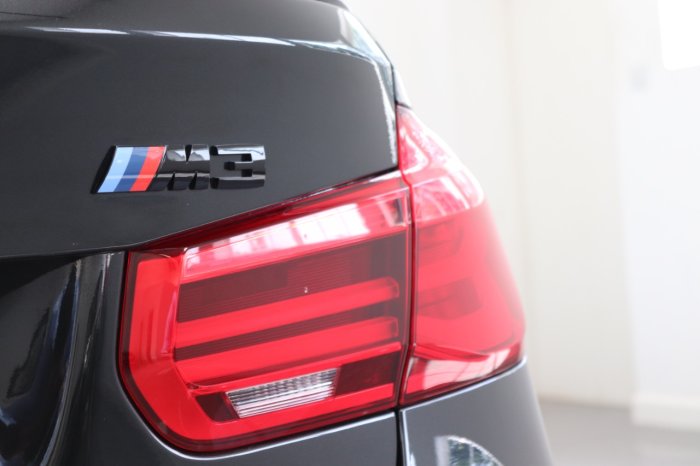 BMW M3 3.0 M3 S-A Saloon Petrol Black Sapphire Metallic