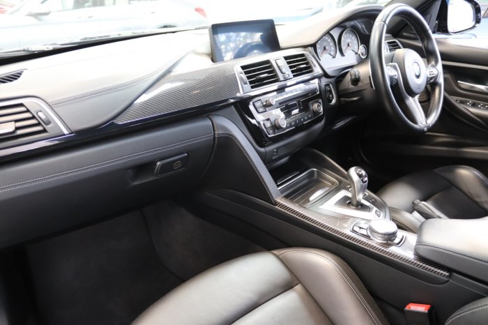 BMW M3 3.0 M3 S-A Saloon Petrol Black Sapphire Metallic