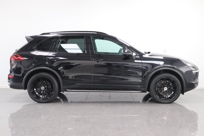 Porsche Cayenne 3.0 Diesel 5dr Tiptronic S Estate Diesel Black