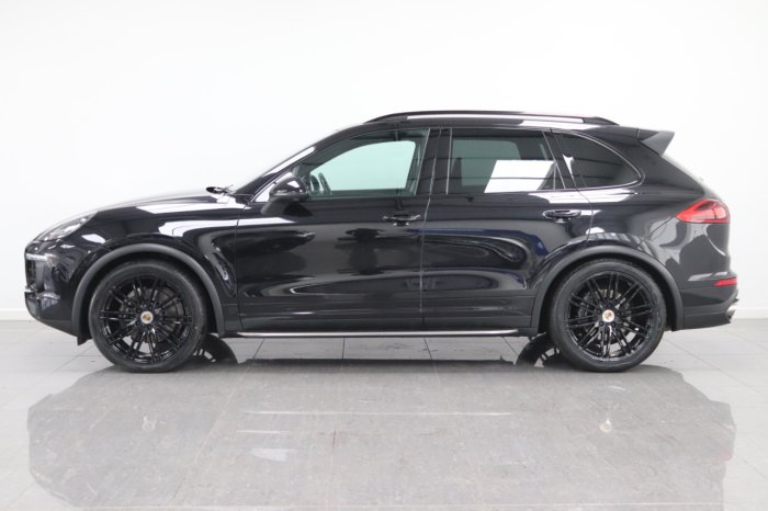 Porsche Cayenne 3.0 Diesel 5dr Tiptronic S Estate Diesel Black