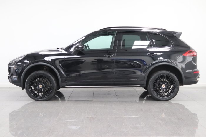 Porsche Cayenne 3.0 Diesel 5dr Tiptronic S Estate Diesel Black