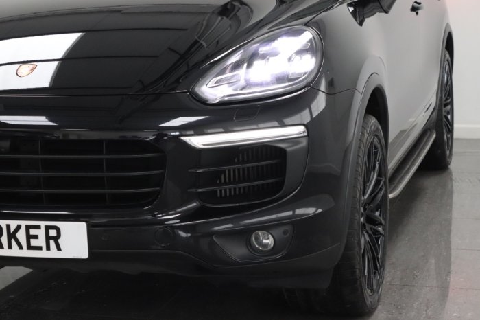 Porsche Cayenne 3.0 Diesel 5dr Tiptronic S Estate Diesel Black