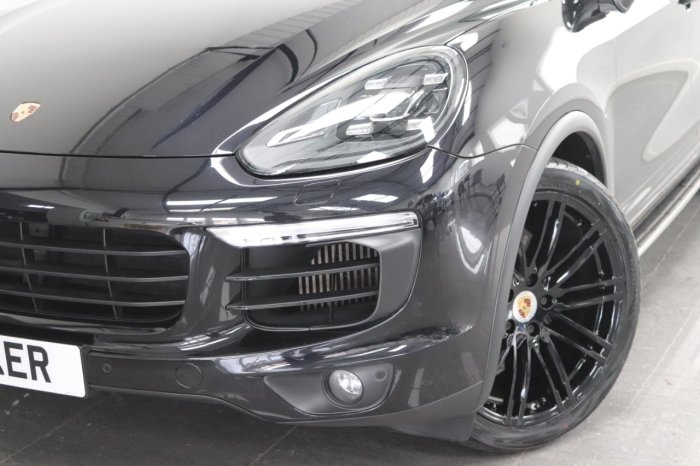 Porsche Cayenne 3.0 Diesel 5dr Tiptronic S Estate Diesel Black