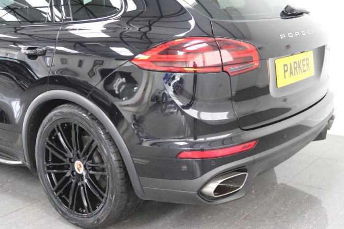 Porsche Cayenne 3.0 Diesel 5dr Tiptronic S Estate Diesel Black