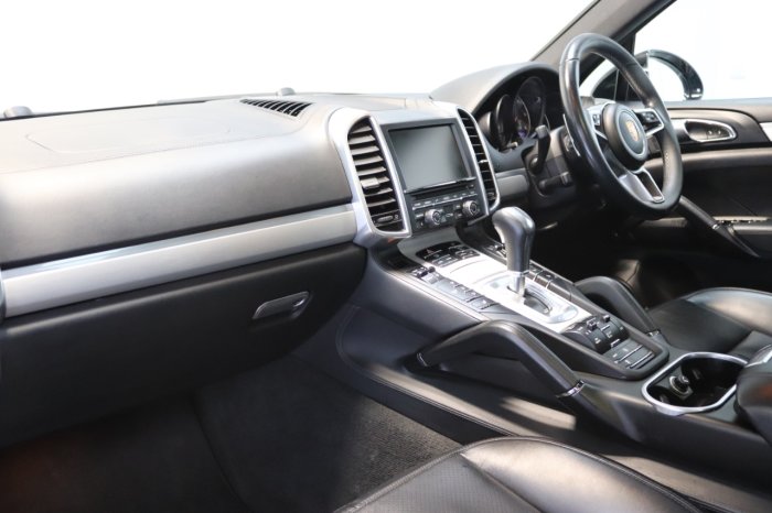 Porsche Cayenne 3.0 Diesel 5dr Tiptronic S Estate Diesel Black